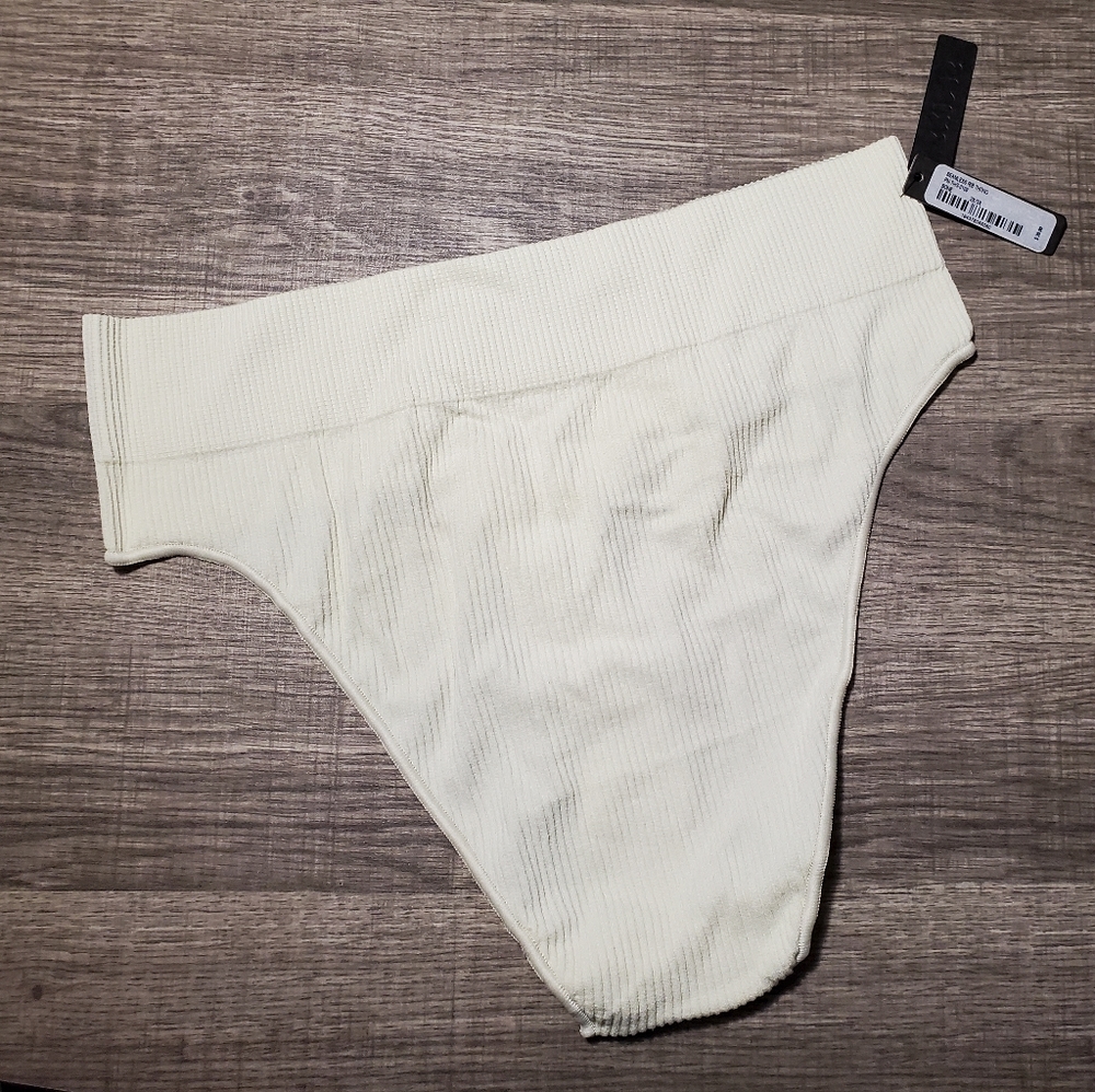 SKIMS Seamless Rib Thong NWT 2X/3X